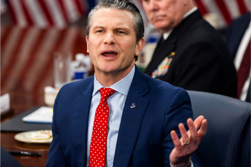 Il segretario alla difesa Usa, Pete Hegseth