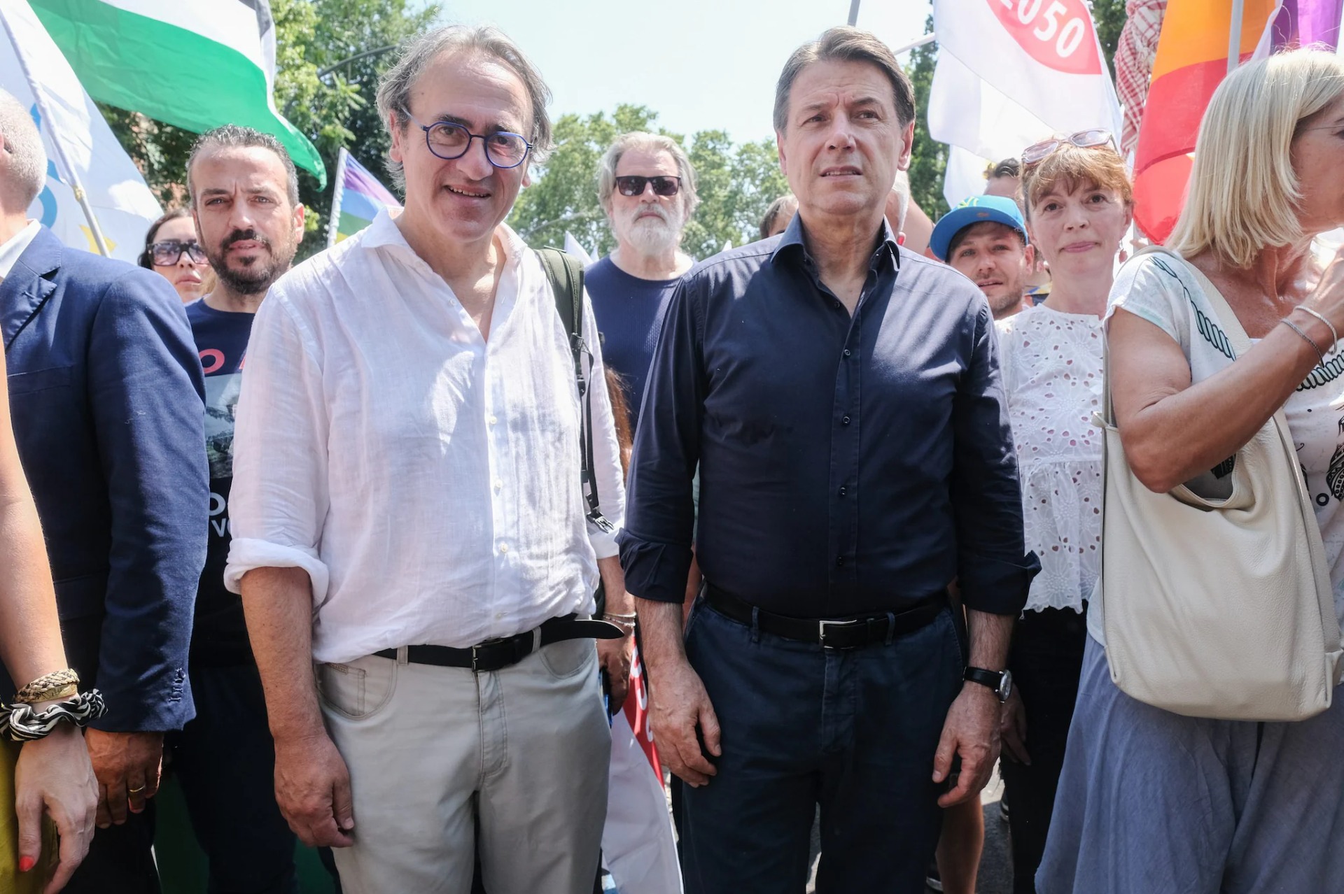 Il deputato alla Camera di Alleanza Verdi e Sinistra, Angelo Bonelli, e il presidente del M5s, Giuseppe Conte