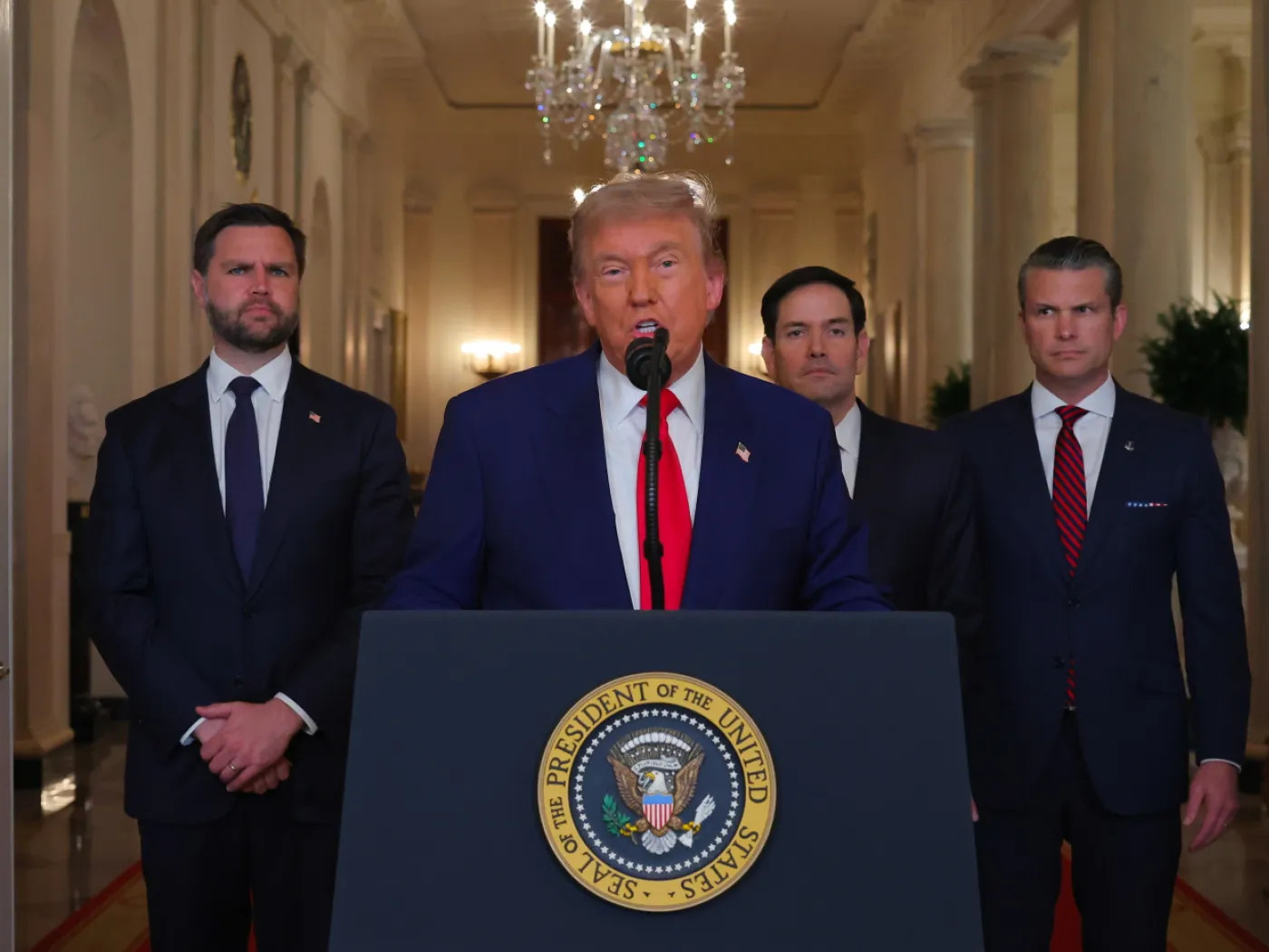 Il presidente americano, Donald Trump, sul suo social Truth, ha annunciato l'attacco Usa a tre basi nucleari iraniane